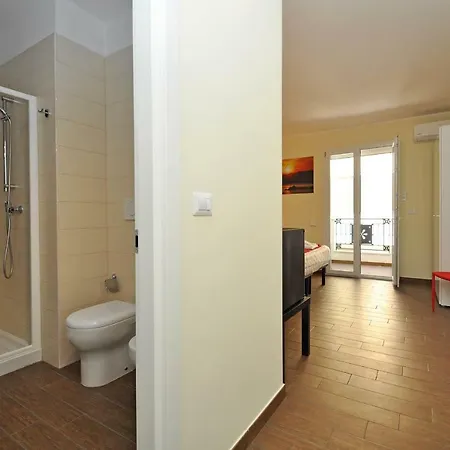 Ξενοδοχείο με διαμερίσματα Felicity