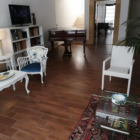 Felicity Aparthotel