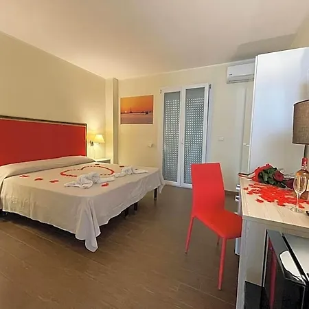 Apart-hotel Felicity 3*